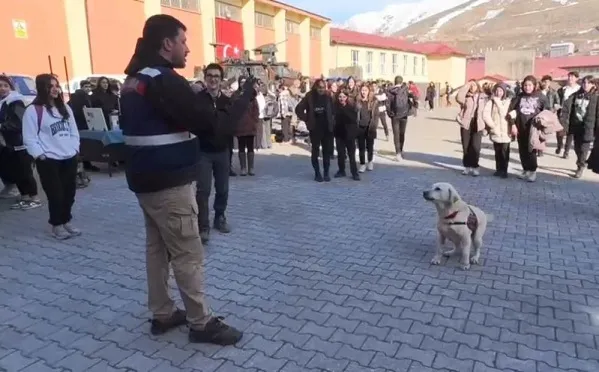 Bitlis’te Lise Öğrencilerine Yönelik  Jandarma Mesleği Tanıtım Etkinliği