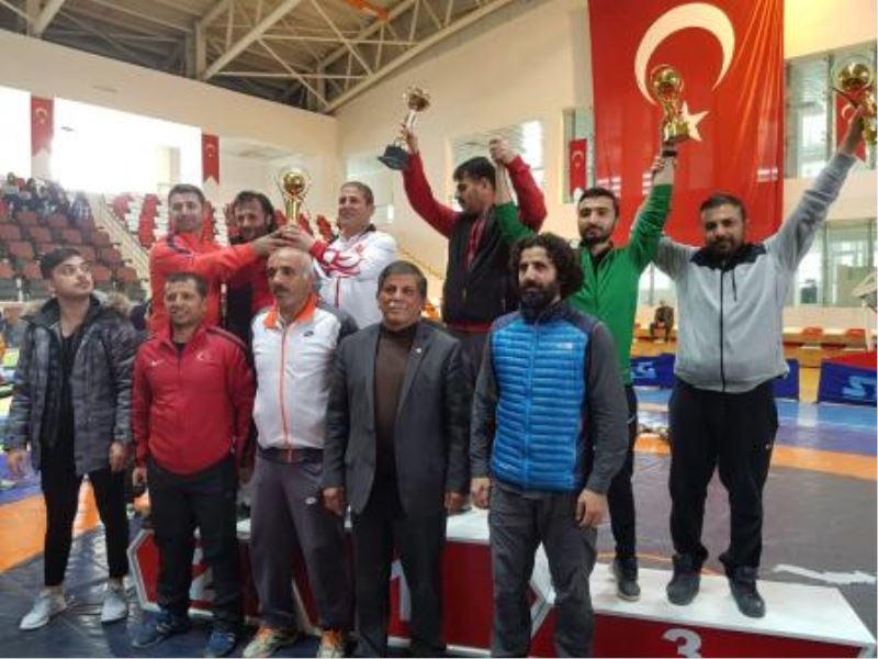 Güreşçiler gözünü Türkiye Şampiyonasına dikti