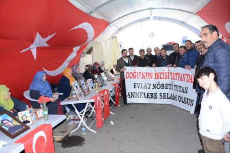 Tatvanlılardan Diyarbakır annelerine destek ziyareti