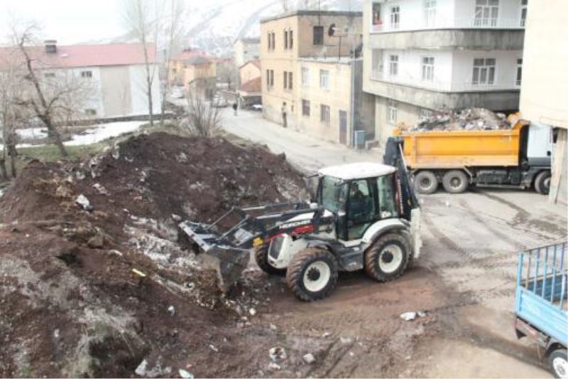 Bitlis’te kar ve çöpler ayrıştırılıyor
