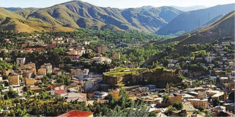 Bitlis’te bir apartman karantinaya alındı