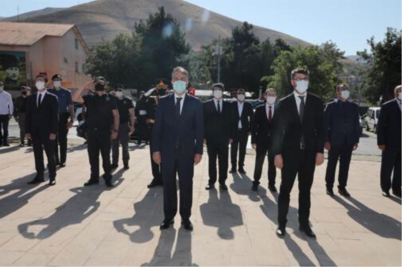 Bitlis’te “30 Ağustos Zafer Bayramı”  Düzenlenen Törenle Kutlandı
