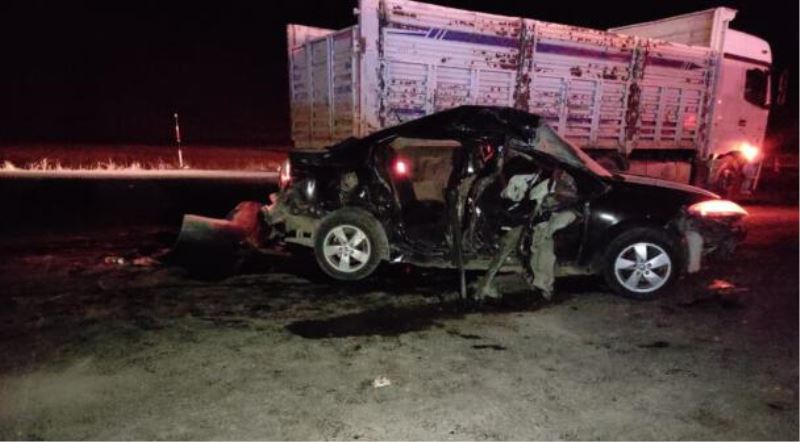 Tatvan’da Trafik kazası: 2 ölü 3 yaralı