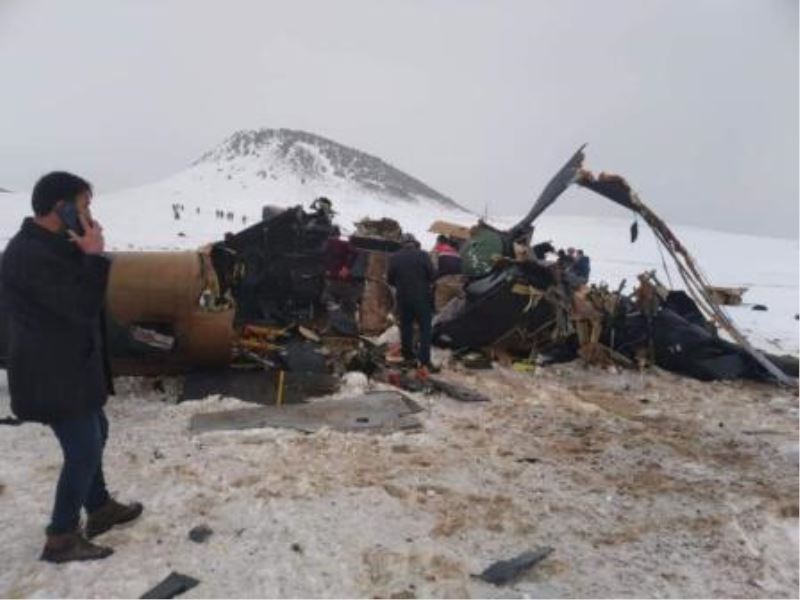 Tatvan’da askeri helikopter düştü: 9 şehit, 4 asker yaralı
