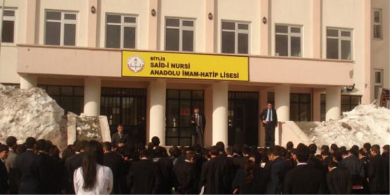 Bitlis’te bir okulda yüz yüze eğitime ara verildi
