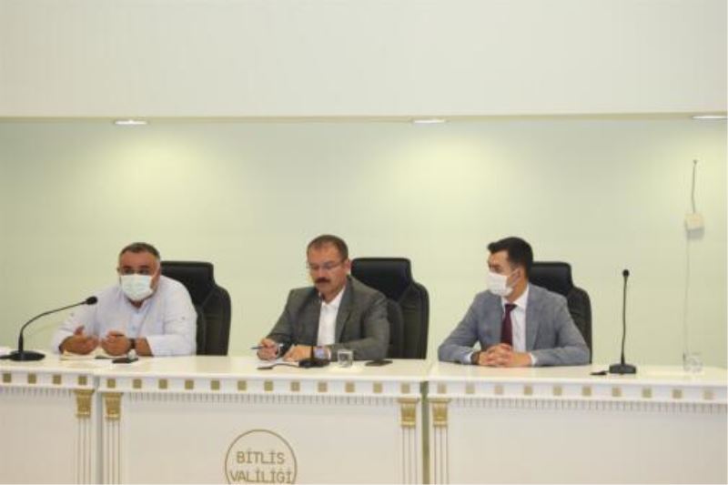 Bitlis’te muhtarlara yönelik aşı bilgilendirme toplantısı