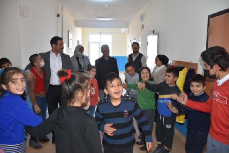 Başkan Geylani, özel çocukları ziyaret etti