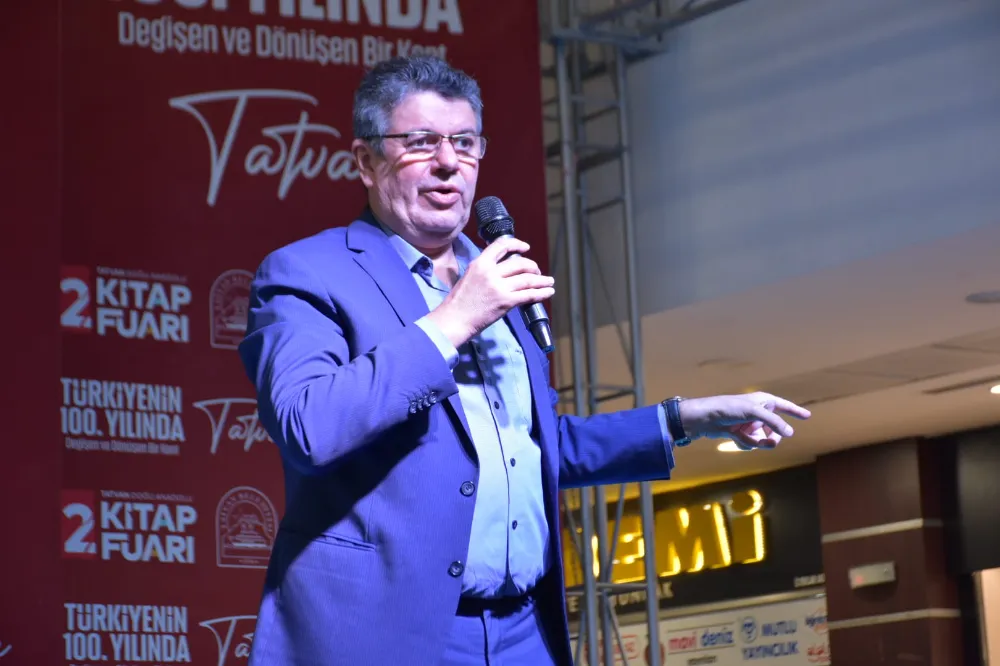 Eğitimci-Yazar Alişan Kapaklıkaya Tatvan’da Okurlarıyla Buluştu