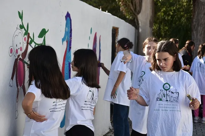 Tatvan’da Çocuklara Hayvan Sevgisi Aşılandı