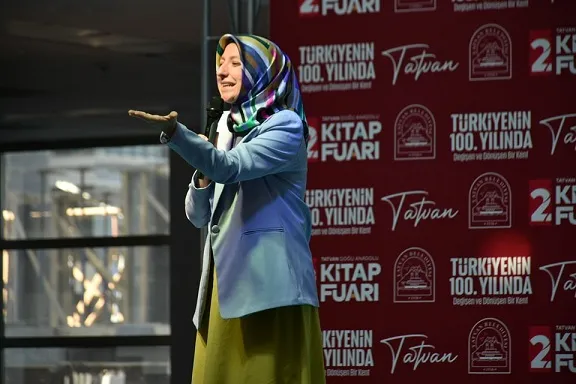 Yazar Merve Gülcemal Tatvanlılarla Buluştu