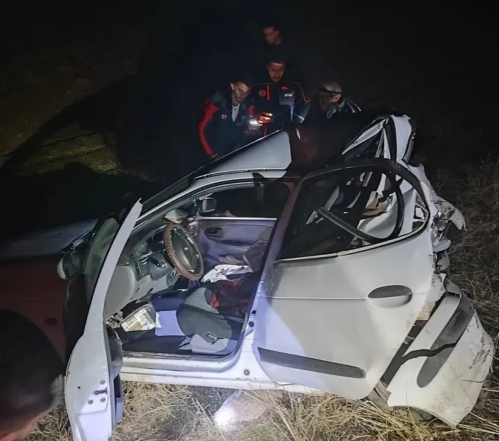  Adilcevaz’da Trafik Kazası : 1 Ölü, 1 Yaralı