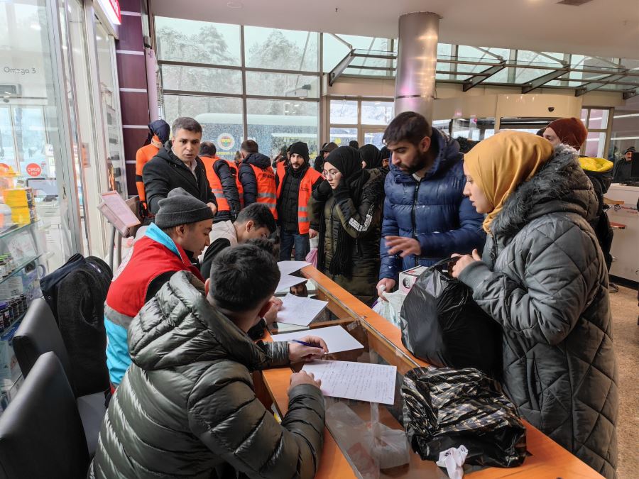 Tatvan’dan Deprem Bölgesine Yardım