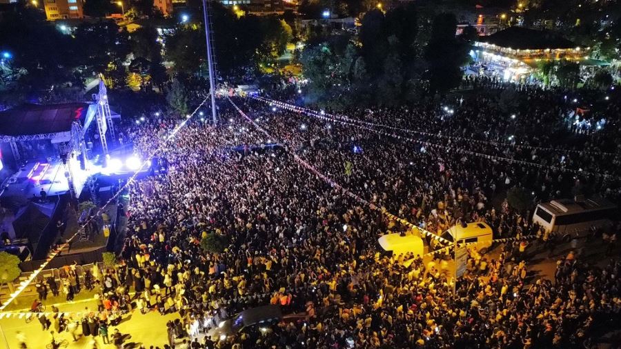 Türkçe Rap’in Sevilen İsmi Sefo, Tatvan’da Konser Verdi