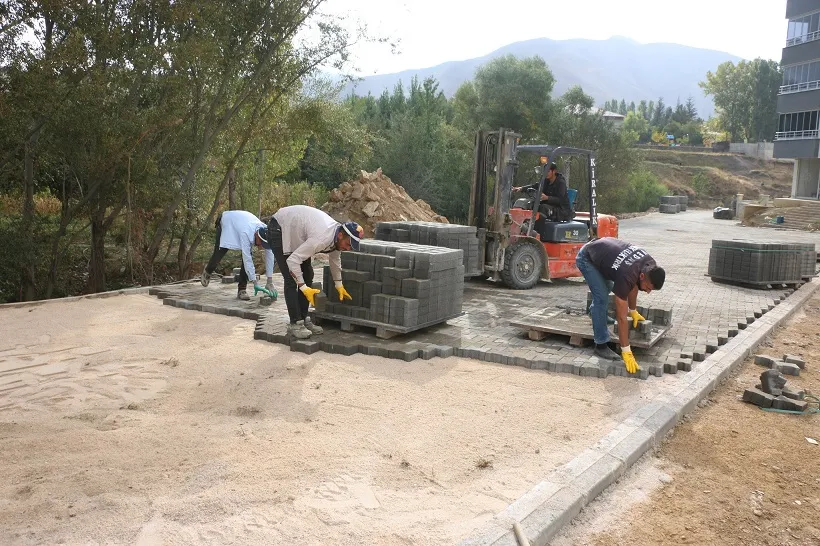 Bitlis’te Yol ve  Kaldırım Çalışmaları