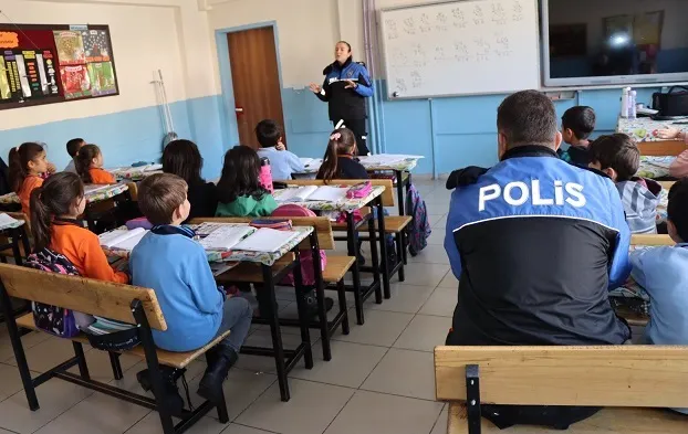 Öğrencilere Polislik Mesleği Tanıtımları Devam Ediyor