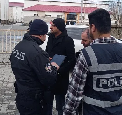 TATVAN’DA OKUL ÖNÜ VE ÇEVRESİNDE DENETİMLER DEVAM EDİYOR