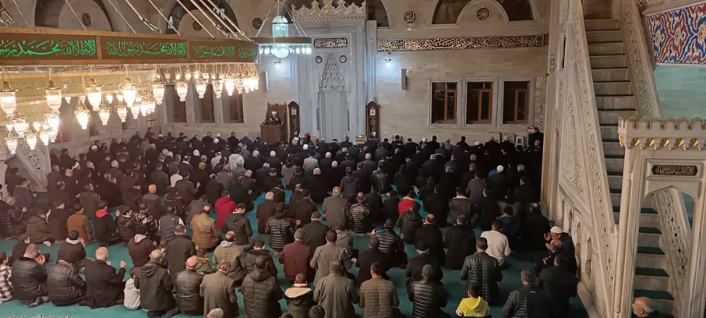 Tatvan’da Berat Kandili  Dualarla İdrak Edildi