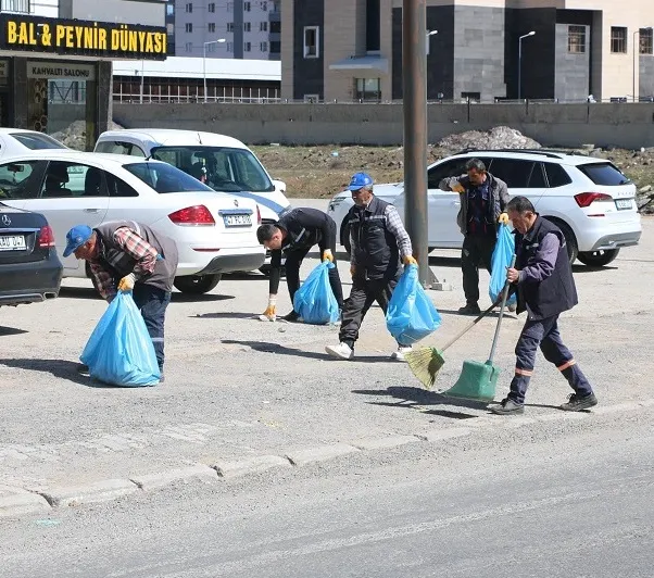Bitlis’te Bahar Temizliği Devam Ediyor