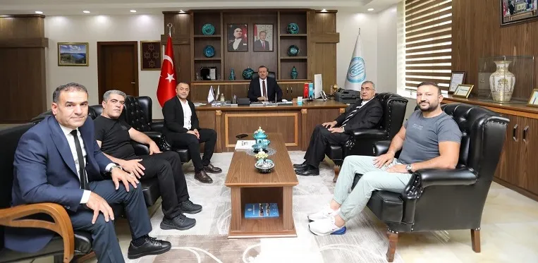 Muay Thai Federasyonu Yetkilileri, BEÜ Rektörü  Prof. Dr. Necmettin Elmastaş