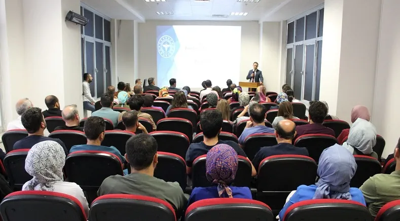 Tatvan Devlet Hastanesi 2024 Yılı İlk 6 Aylık  Hizmet Değerlendirme Toplantısı Yapıldı