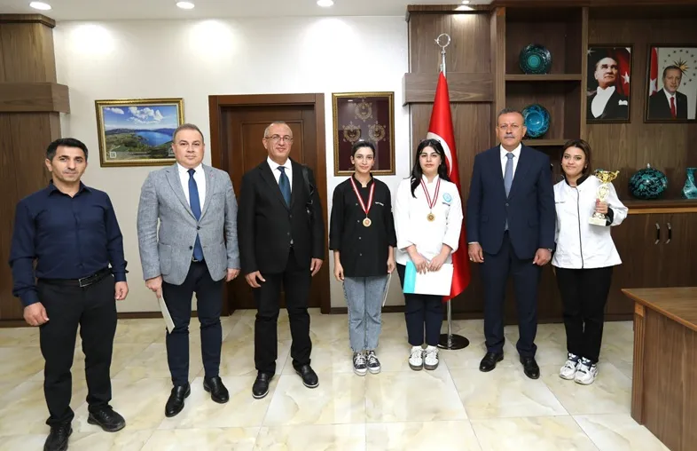 BEÜ Öğrencilerinden Türkiye İkinciliği Başarısı
