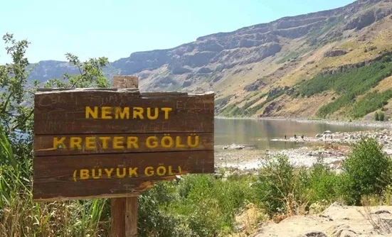 Nemrut Krater Gölü’nde Ateş  Yakan İki Kişiye Para Cezası