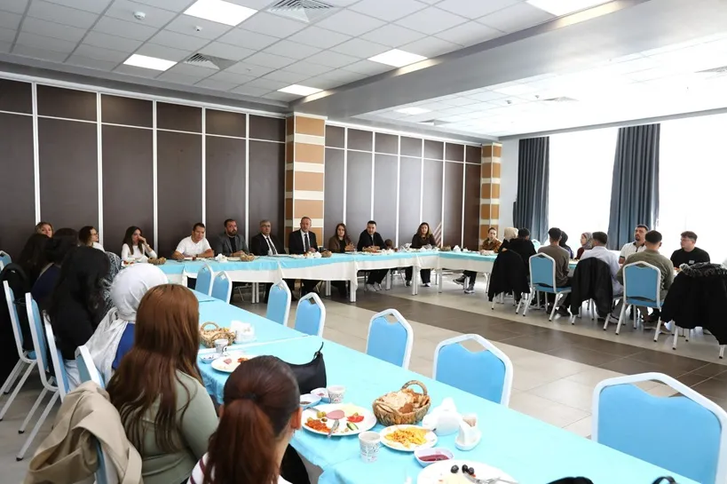 Rektör Elmastaş, Matematik Bölümü Öğrencileriyle Kahvaltıda Buluştu