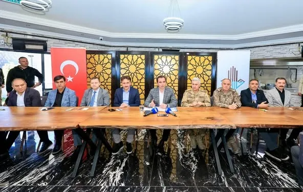 VALİ KARAKAYA BİTLİS BASINI İLE TATVAN’DA BİR ARAYA GELDİ