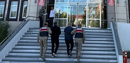 Tatvan’da Göçmen Kaçakçılığı Operasyonu: 2 Tutuklama