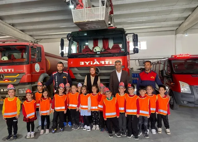 Bitlis’te Minikler  İtfaiye ile Buluştu