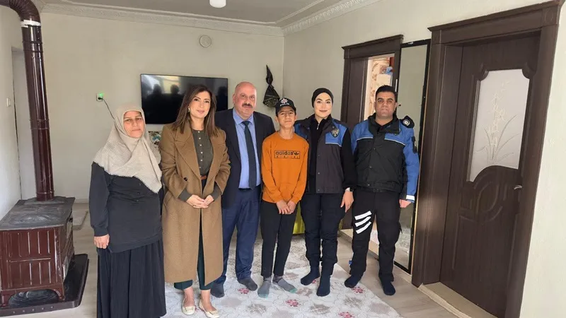 Lösemiyi Yenen Minik Kahraman Muhammet Mirhan’a Anlamlı Ziyaret