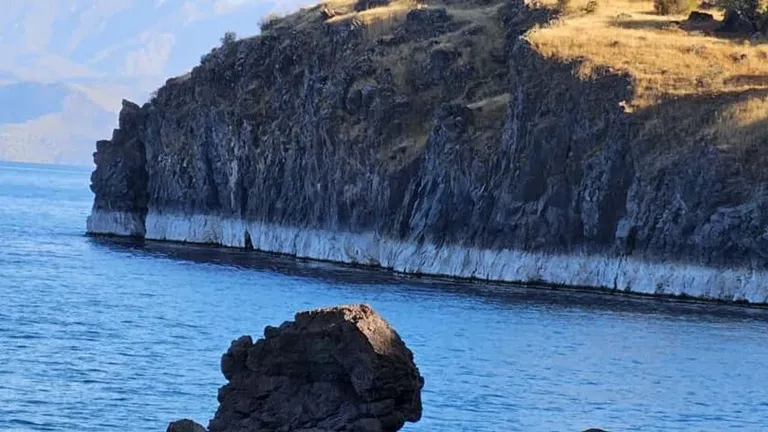 Tatvan Adabağ Köyü: Van Gölü’nün Saklı Cenneti 