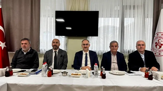 Türkiye Kayak Federasyonu Başkanı Şahin,  Bitlis’te Kayak Ailesiyle Buluştu