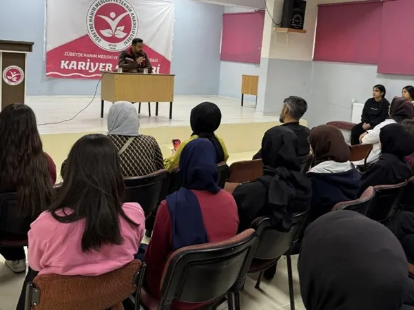 Bitlis’te Öğrencilere Aile İçi  İletişim Eğitimi Düzenlendi