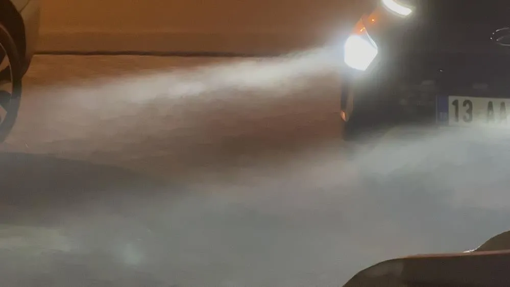 Tatvan’da Yoğun Sis Trafiği Olumsuz Etkiledi