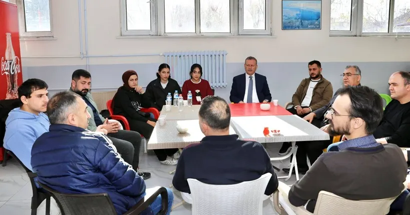 Rektör Elmastaş Öğrencilerin  Taleplerini Yerinde Dinledi