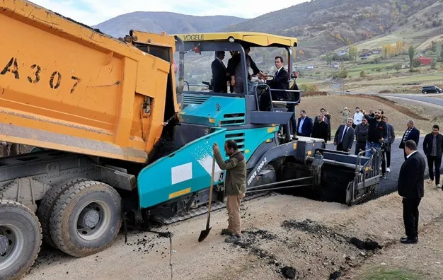 Vali Karakaya’dan Mutki  Köylerine Yatırım Ziyareti