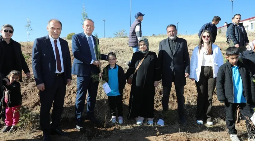 Bitlis’te “Her Aile Bir Kök, Her Çocuk  Bir Fidan” Etkinliği Gerçekleştirildi