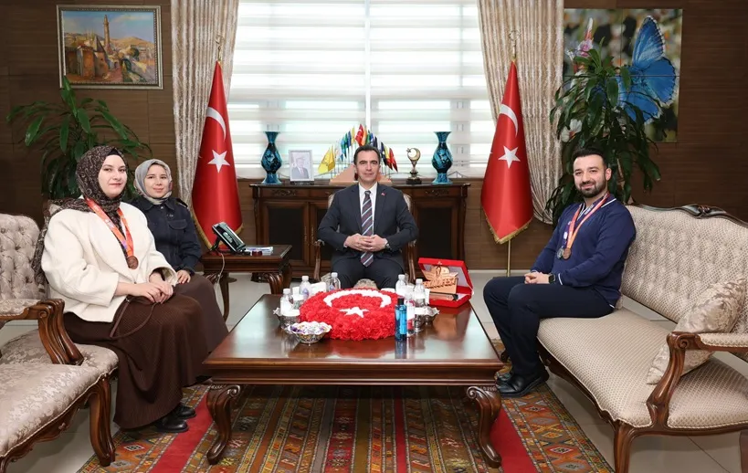 Vali Karakaya’dan TEKNOFEST’te  Derece Alan Öğretmenlere Tebrik