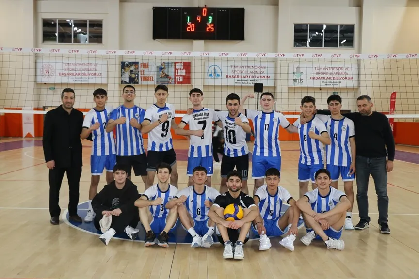 Okul Sporları Genç Erkekler Voleybol Turnuvasında Şampiyon Nurullah Eren Anadolu Lisesi
