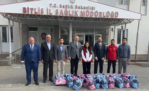 Bitlis’te Gebe Bakım Çantaları Anne Adaylarına Ulaştırıldı