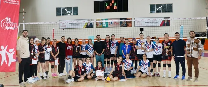 Genç Kızlar Voleybol Turnuvası Sona Erdi  : Şampiyon Ziya Eren Spor Lisesi