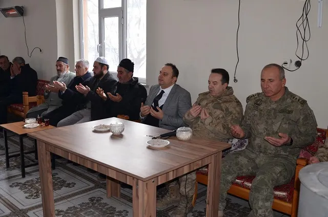Kaymakam Demir, Güvenlik Korucusu  Mehmet Şirin Menteş’in Taziyesine Katıldı