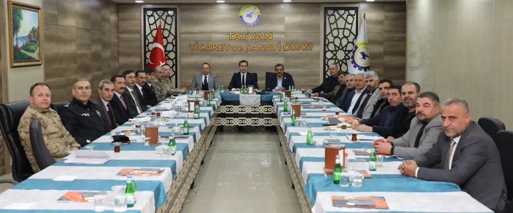 Vali Karakaya, Kentin Sorunları İçin  Tatvan’da İstişare Toplantısı Düzenledi