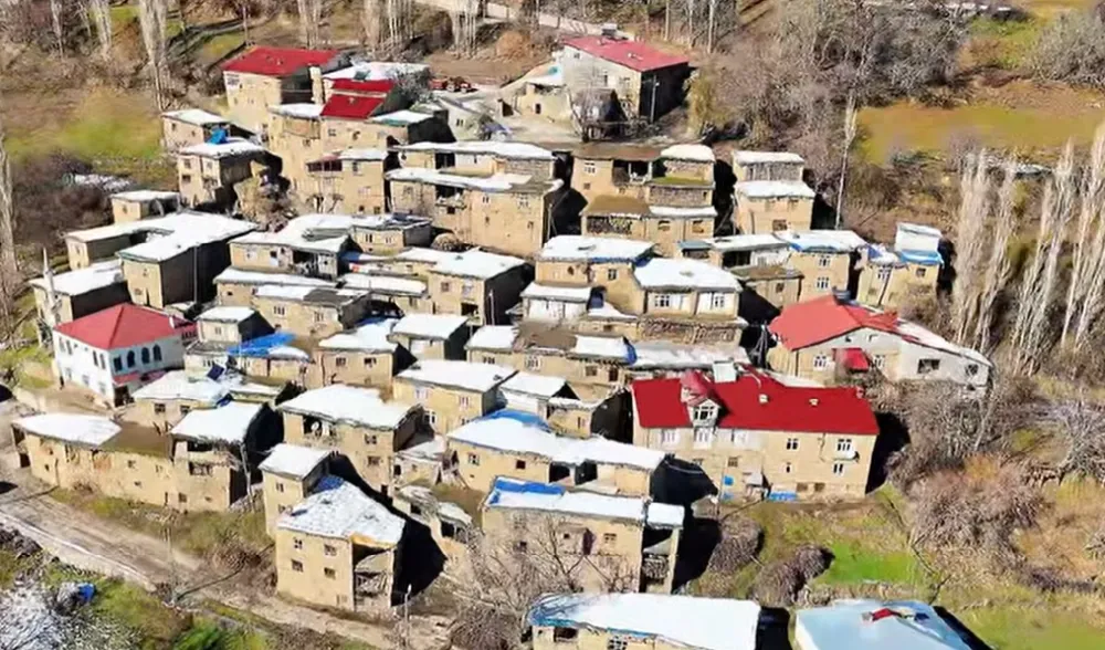 Bitlis Valiliği’nden “Doğanın ve Tarihin  Buluştuğu Yer: Hizan” Tanıtım Videosu