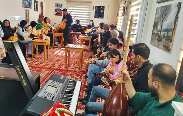 Bitlis Belediyesi’nden Kültürel Mirası  Yaşatmaya Yönelik Bağlama Kursu