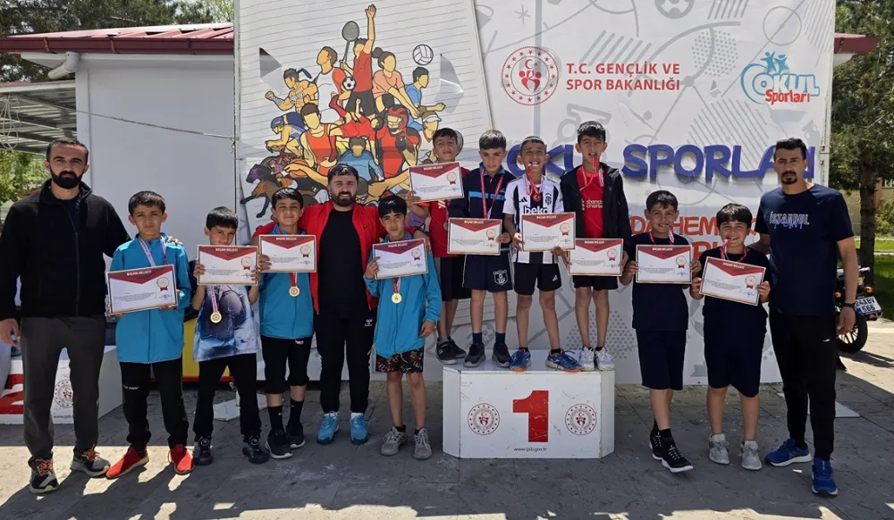 Tatvan Saadettin Aka Ortaokulu  Tenis Takımı Türkiye Finallerinde