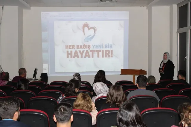 Tatvan Devlet Hastanesi’nden  Yoğun Bakım Personeline Eğitim