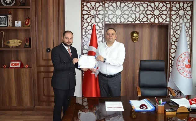 Kaymakam Dr. Remzi Demir Kurban Vekaletini  Türkiye Diyanet Vakfı’na Verdi