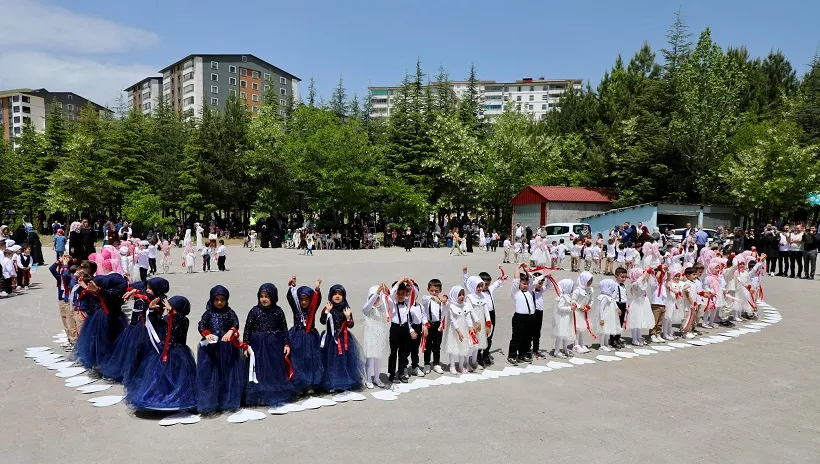 Bitlis’te 4-6 Yaş Kur’an Kursu  Şenlikleri Gerçekleştirildi
